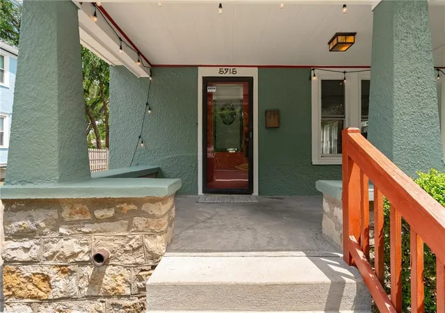4th image of 5915 Holmes St, Kansas City, MO 64110 | MLS# 2623515