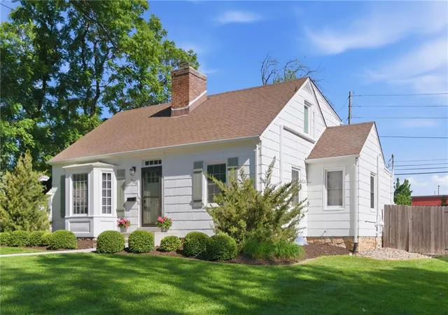 2nd image of 3020 W 47th Ter, Westwood, KS 66205 | MLS# 2623528