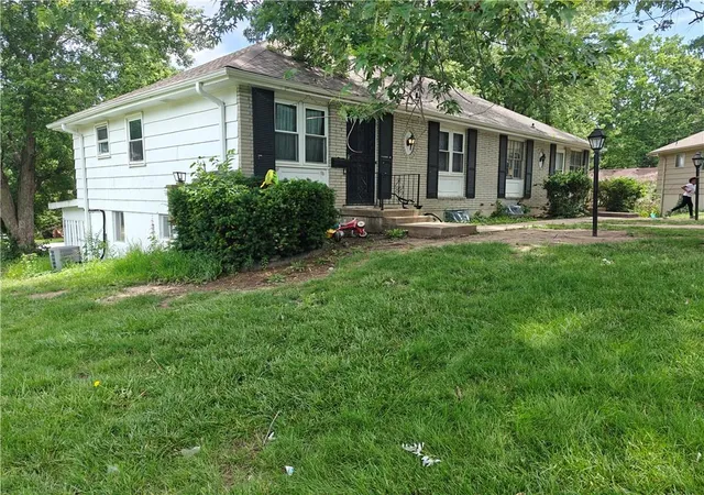 Homes for sale in Kansas City, MO | 7916 7918 E 88th Ter, Kansas City, MO 64138 | MLS# 2623537
