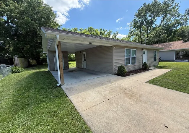 Homes for sale in Nevada, MO | 320 E Allison St, Nevada, MO 64772 | MLS# 2623541