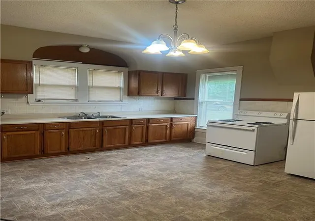 Homes for sale in Warrensburg, MO | 509 Grover St, Warrensburg, MO 64093 | MLS# 2623549