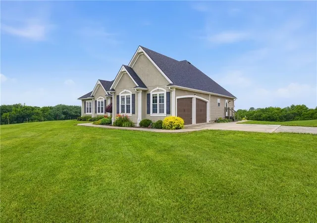 Homes for sale in Braymer, MO | 14251 Kk Hwy, Braymer, MO 64624 | MLS# 2623550