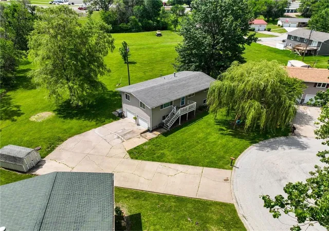 Homes for sale in Hiawatha, KS | 3 Huron Ct, Hiawatha, KS 66434 | MLS# 2623559