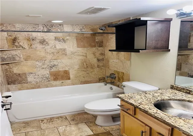 Homes for sale in Kansas City, MO | 700 E 8Th St #4J, Kansas City, MO 64106 | MLS# 2623607