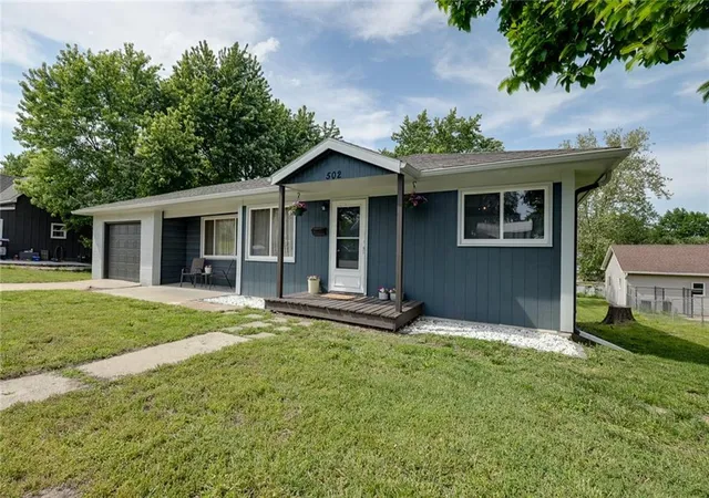 Homes for sale in Higginsville, MO | 502 W Broadway St, Higginsville, MO 64037 | MLS# 2623613