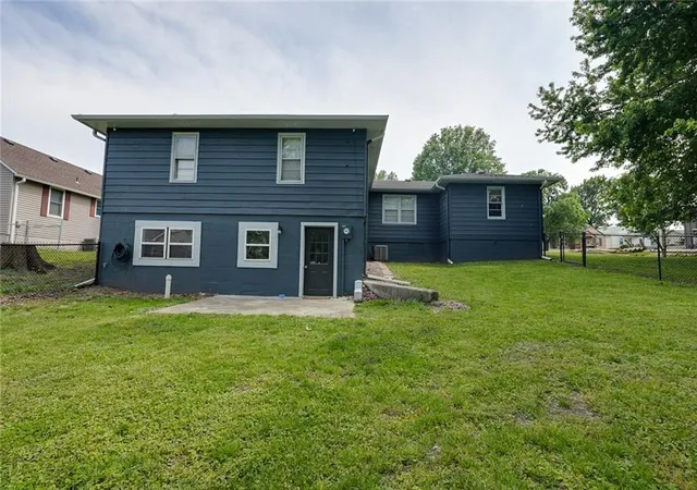 Homes for sale in Higginsville, MO | 502 W Broadway St, Higginsville, MO 64037 | MLS# 2623613