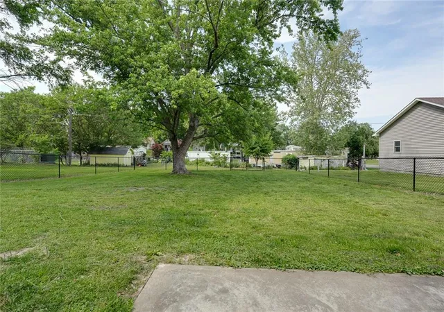 Homes for sale in Higginsville, MO | 502 W Broadway St, Higginsville, MO 64037 | MLS# 2623613
