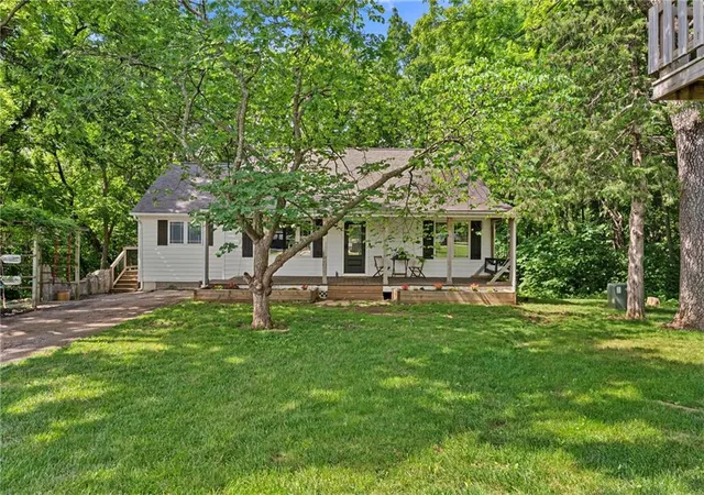 Homes for sale in Louisburg, KS | 27800 Wonka Dr, Louisburg, KS 66053 | MLS# 2623619