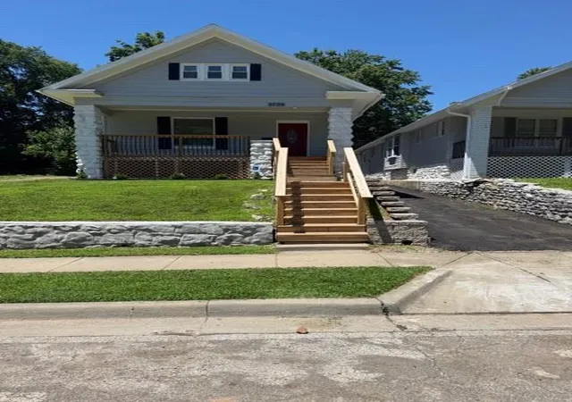 Homes for sale in Kansas City, MO | 3720 Wayne Ave, Kansas City, MO 64109 | MLS# 2623623