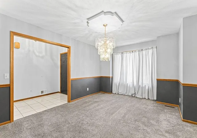 3rd image of 403 N Leonard Rd, Saint Joseph, MO 64506 | MLS# 2623627