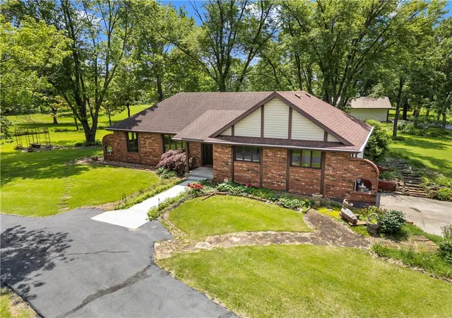 Homes for sale in Nevada, MO | 15096 E Quail Rd, Nevada, MO 64772 | MLS# 2623632