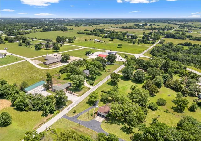 Homes for sale in Nevada, MO | 15096 E Quail Rd, Nevada, MO 64772 | MLS# 2623632