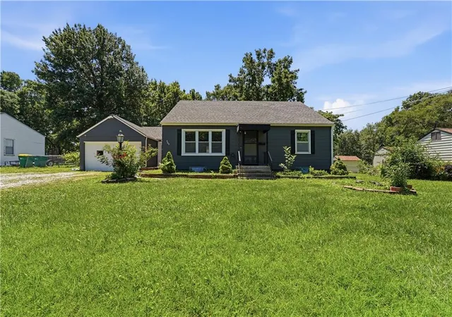 Photo 1 of Sale Pending at 505 Ne 74th Terrace, Kansas City, MO 64118 | MLS# 2623642 | Listing updated on 2026-08-26