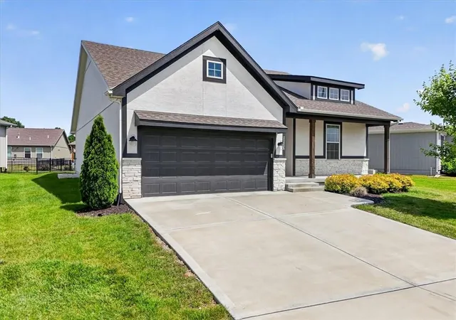 Photo 1 of Single family home for sale at 20858 W 190th Place, Spring Hill, KS 66083 | MLS# 2623650 | Listing updated on 2026-10-07