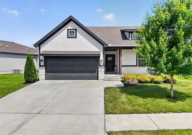 Photo 2 of Single family home for sale at 20858 W 190th Place, Spring Hill, KS 66083 | MLS# 2623650 | Listing updated on 2026-10-07