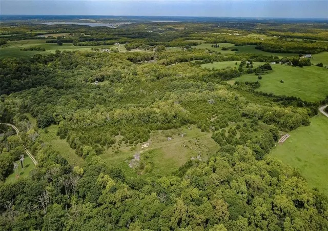 5th image of 0000 Kiowa Rd, Oskaloosa, KS 66066 | MLS# 2623656