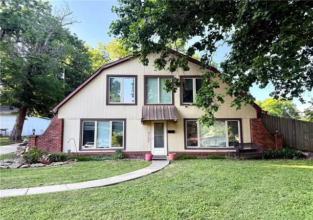 1st image of 3127 Gene Field Rd, Saint Joseph, MO 64506 | MLS# 2623658