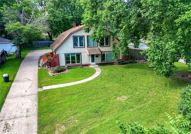 25th image of 3127 Gene Field Rd, Saint Joseph, MO 64506 | MLS# 2623658