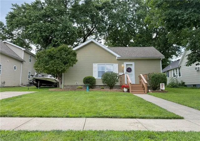 Homes for sale in Brookfield, MO | 815 Meade St, Brookfield, MO 64628 | MLS# 2623663