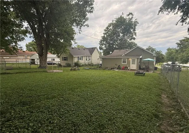 Homes for sale in Brookfield, MO | 815 Meade St, Brookfield, MO 64628 | MLS# 2623663