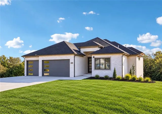Photo 1 of Single family home for sale at 30304 E 138th Street, Lee's Summit, MO 64086 | MLS# 2623666 | Listing updated on 2026-10-04