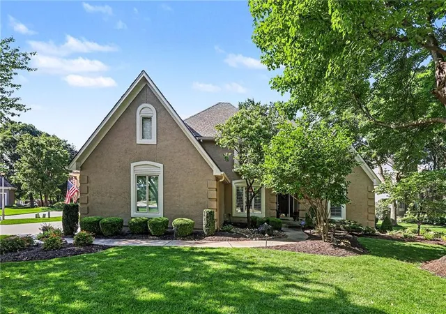 3rd image of 14021 Hayes St, Overland Park, KS 66221 | MLS# 2623695