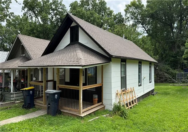 Photo 2 of Single family home for sale at 2031 Lister Ave, Kansas City, MO 64127 | MLS# 2623698 | Listing updated on 2026-06-30