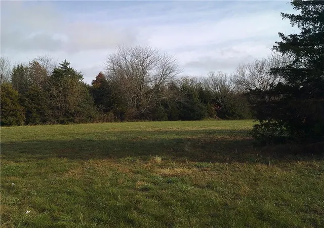 Homes for sale in Paola, KS | 206 E Sundance Dr, Paola, KS 66071 | MLS# 2623704