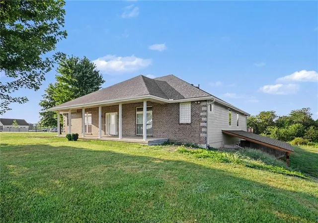 2nd image of 31005 Nottingham Ln, Lawson, MO 64062 | MLS# 2623730