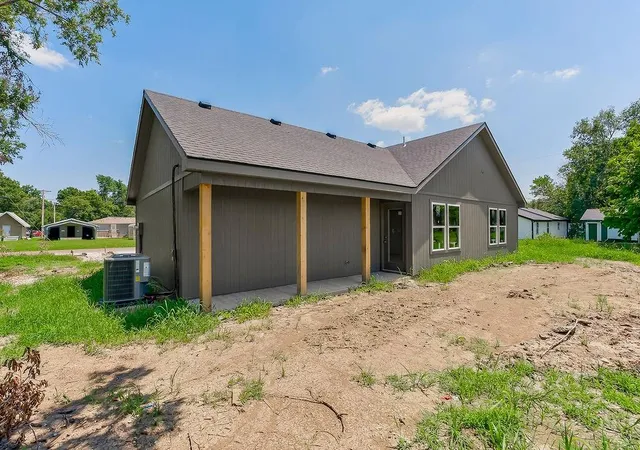 29th image of 301 N Pennsylvania St, East Lynne, MO 64743 | MLS# 2623744