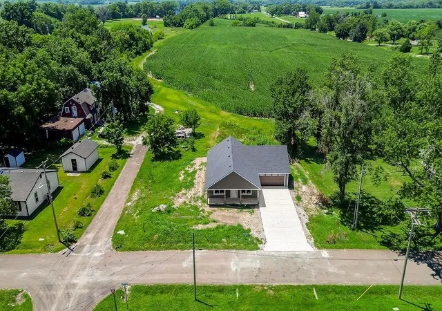 4th image of 301 N Pennsylvania St, East Lynne, MO 64743 | MLS# 2623744