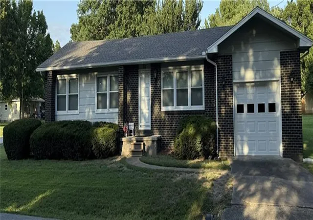 Homes for sale in Arma, KS | 301 S 3rd St, Arma, KS 66712 | MLS# 2623759
