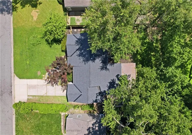 Homes for sale in Roeland Park, KS | 5444 Linden St, Roeland Park, KS 66205 | MLS# 2623768
