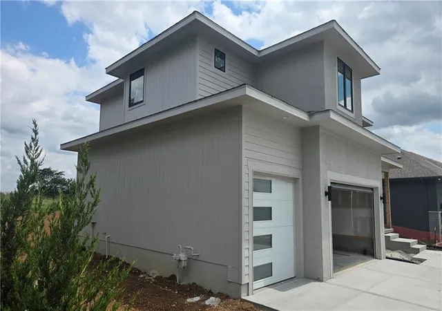 Homes for sale in Overland Park, KS | 18429 W Long St, Overland Park, KS 66013 | MLS# 2623771