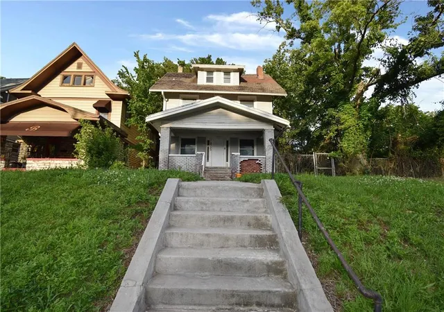 Homes for sale in Kansas City, MO | 3733 Prospect Ave, Kansas City, MO 64128 | MLS# 2623788