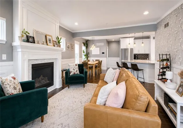 Photo 2 of Single family home for sale at 2546 Tracy Ave, Kansas City, MO 64108 | MLS# 2623797 | Listing updated on 2026-09-13
