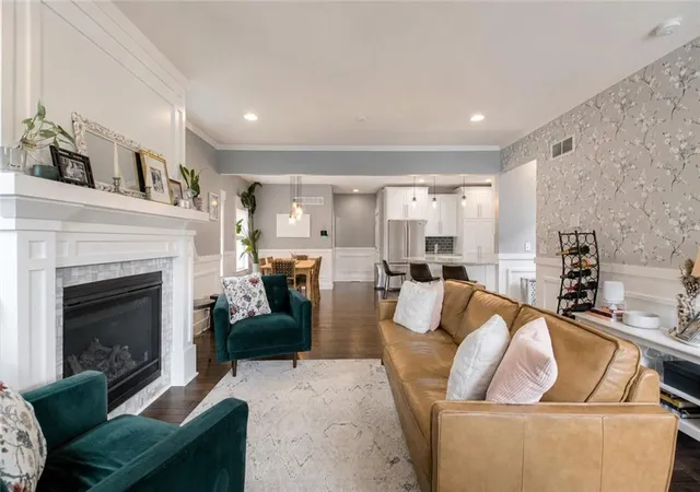 4th image of 2546 Tracy Ave, Kansas City, MO 64108 | MLS# 2623797
