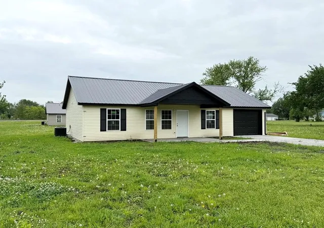 Homes for sale in Walker, MO | 104 W Barrett Ave, Walker, MO 64790 | MLS# 2623801