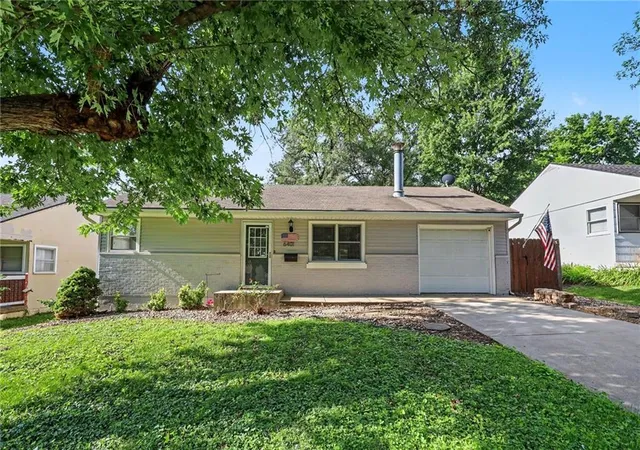 1st image of 6401 W 82nd Ter, Overland Park, KS 66204 | MLS# 2623802