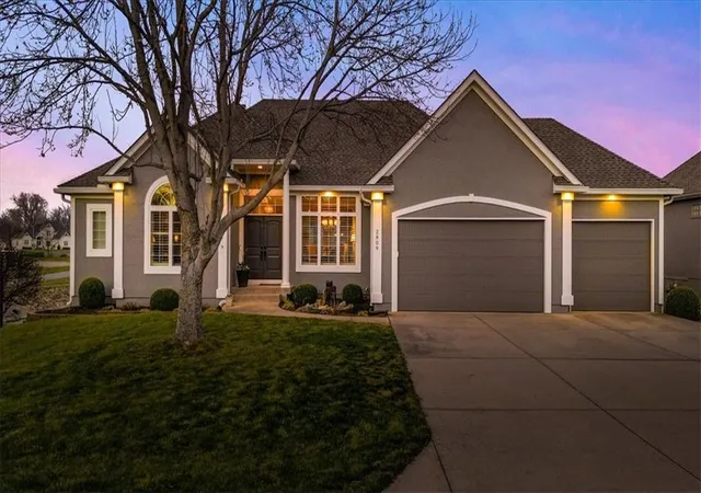 Photo 1 of Single family home for sale at 2809 Carlton Dr, Lees Summit, MO 64082 | MLS# 2623842 | Listing updated on 2026-08-03