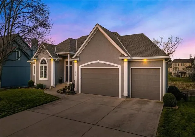 Photo 2 of Single family home for sale at 2809 Carlton Dr, Lees Summit, MO 64082 | MLS# 2623842 | Listing updated on 2026-08-03