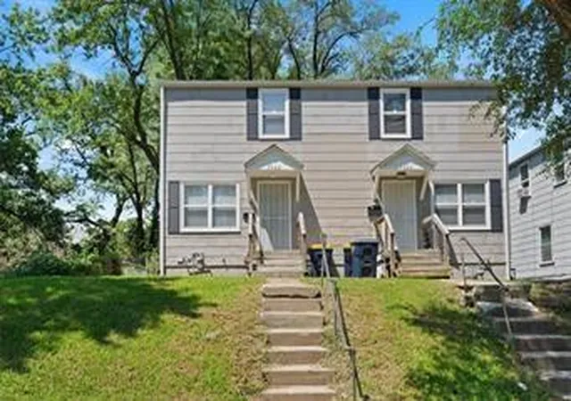 Multi family home for sale at 5520 Wabash Ave, Kansas City, MO 64130 | MLS# 2623846