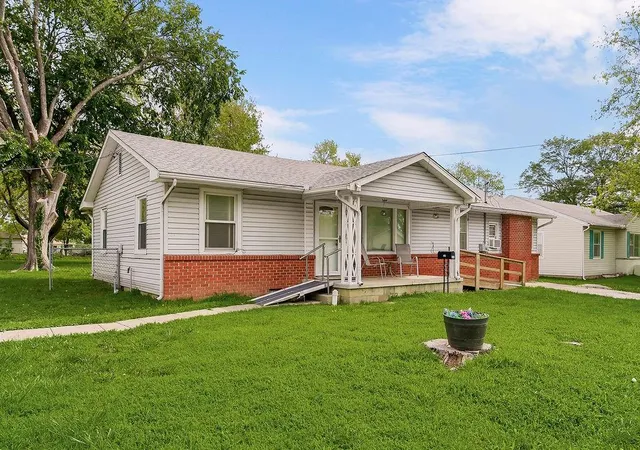 Homes for sale in Butler, MO | 104 W Park St, Butler, MO 64730 | MLS# 2623849