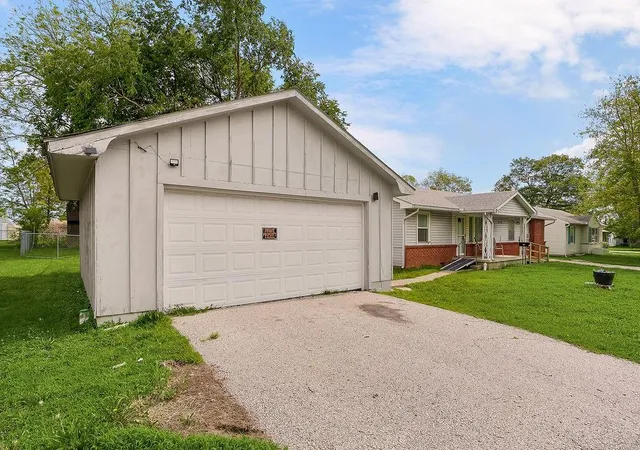 Homes for sale in Butler, MO | 104 W Park St, Butler, MO 64730 | MLS# 2623849