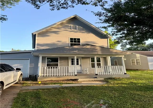 1st image of 1003 W 1st St, Coffeyville, KS 67337 | MLS# 2623857