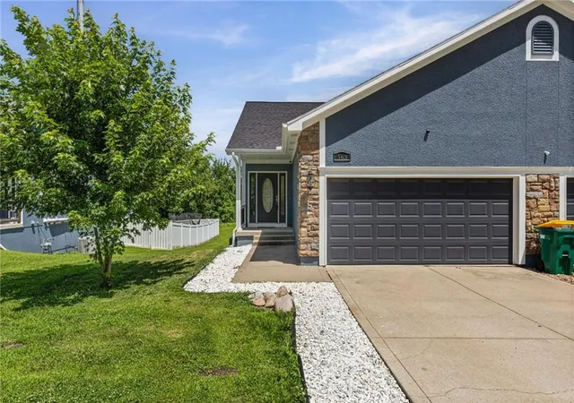 1st image of 163 Warner Ave, Bonner Springs, KS 66012 | MLS# 2623859