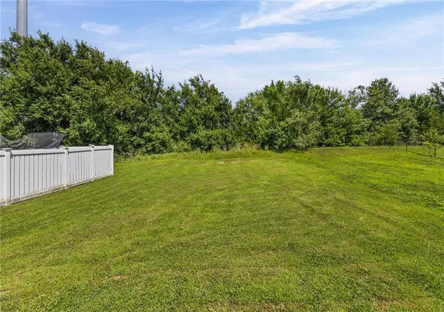 3rd image of 163 Warner Ave, Bonner Springs, KS 66012 | MLS# 2623859