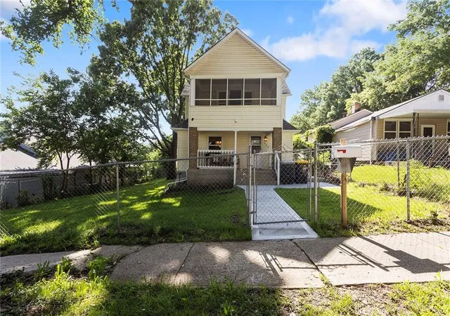 Photo 1 of Sale Pending at 528 N White Ave, Kansas City, MO 64123 | MLS# 2623863 | Listing updated on 2026-08-29