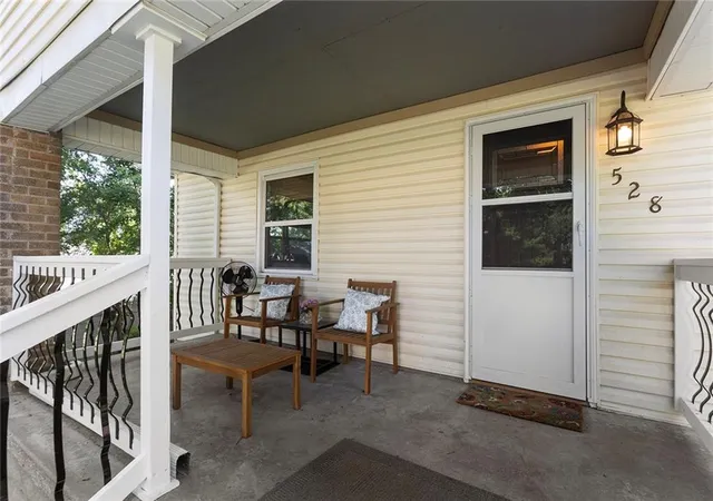 Photo 3 of Sale Pending at 528 N White Ave, Kansas City, MO 64123 | MLS# 2623863 | Listing updated on 2026-08-29
