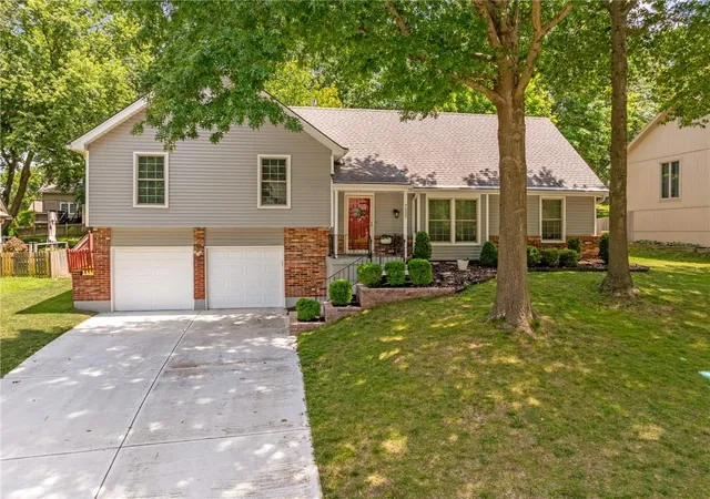 Homes for sale in Shawnee, KS | 7335 Monrovia St, Shawnee, KS 66216 | MLS# 2623875